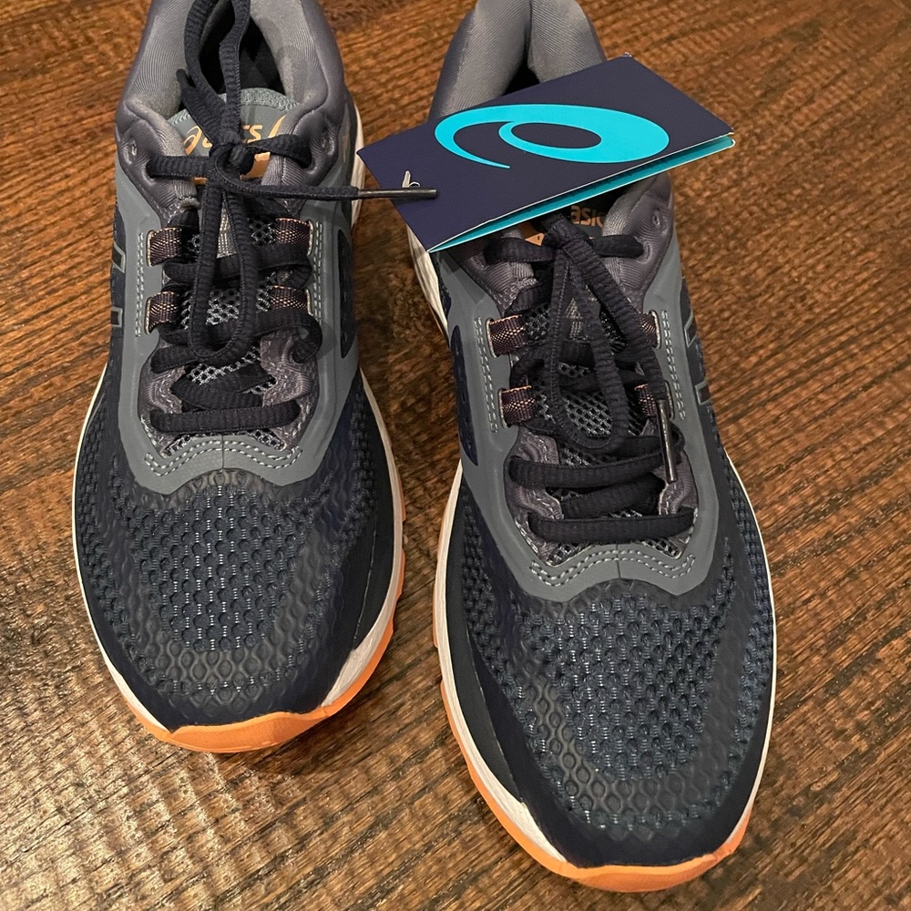 ASICS , NWT, GT 2000, athletic shoe, women’s 6.5